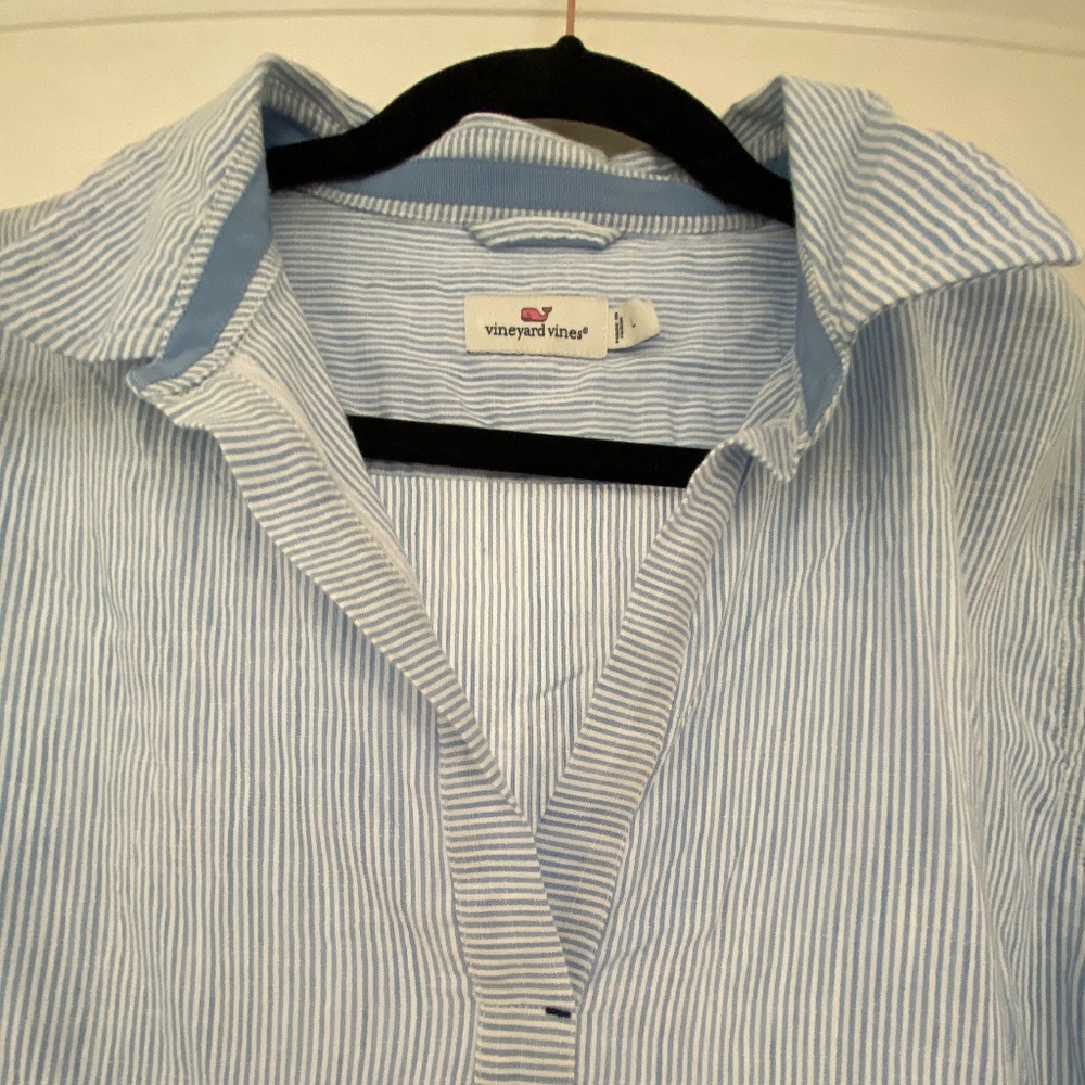 Vineyard Vines blue stripe tunic top
